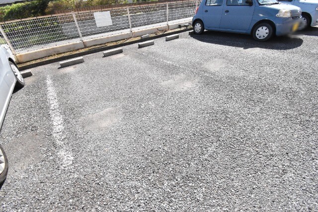 ��ʌ�����s�����P���ڂ̃}���V�����̒��ԏ�