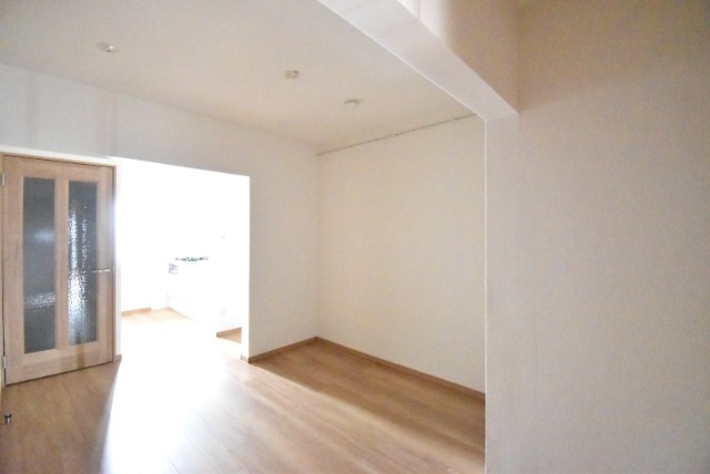 ��ʌ�����s������R���ڂ̃}���V�����̋��ԁE���r���O