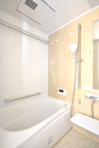 ��ʌ�����s������R���ڂ̃}���V�����̃o�X