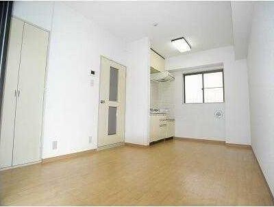 ��ʌ�����s������S���ڂ̃}���V�����̋��ԁE���r���O