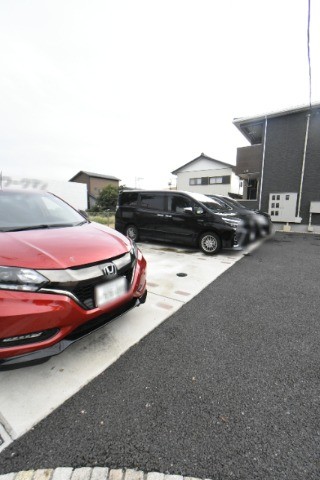 ��ʌ��@�c�s���V�h�T���ڂ̃A�p�[�g�̒��ԏ�