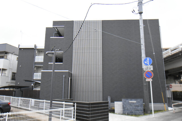 ��ʌ��������܎s�k��y�C���Q���ڂ̃}���V�����̌����O��