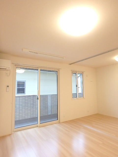 ��ʌ��������܎s�k��y�C���Q���ڂ̃A�p�[�g�̋��ԁE���r���O