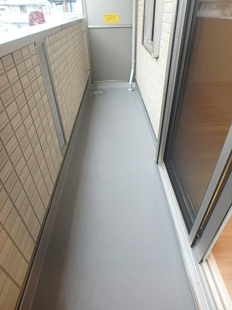 ��ʌ��������܎s�k��y�C���Q���ڂ̃A�p�[�g�̃o���R�j�[