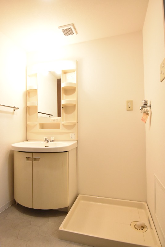 ��ʌ�����s�V�䒬�̃}���V�����̐��ʏ�