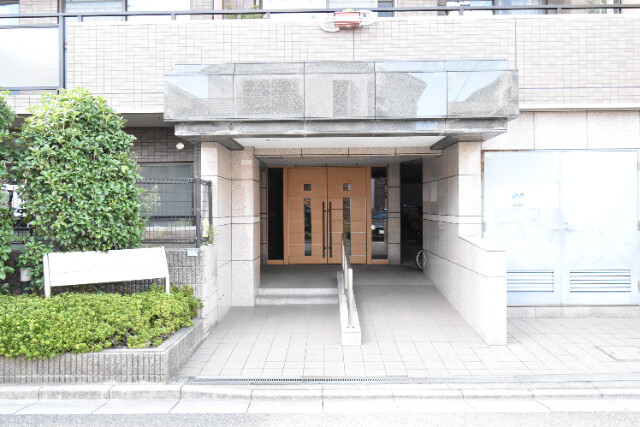 ��ʌ�����s�V�䒬�̃}���V�����̃G���g�����X