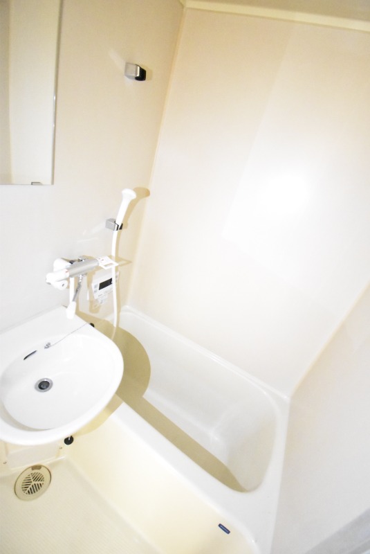 ��ʌ��������܎s��{��听���P���ڂ̃A�p�[�g�̃o�X