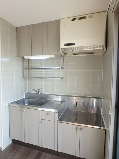 ��ʌ�����s�厚�����̃A�p�[�g�̃L�b�`��