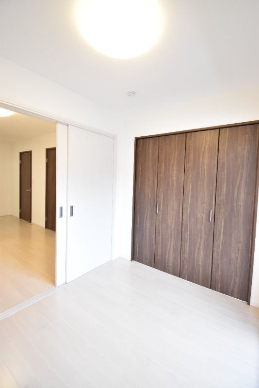 ��ʌ������s����P���ڂ̃A�p�[�g�̂��̑������E�X�y�[�X