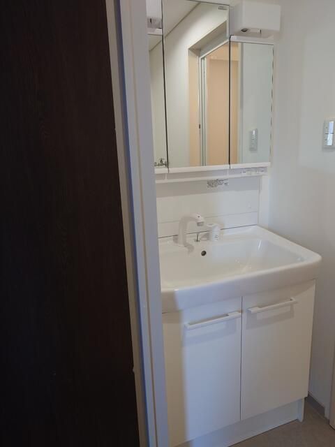 ��ʌ��������܎s�Y�a��k�Y�a�R���ڂ̃}���V�����̐��ʏ�