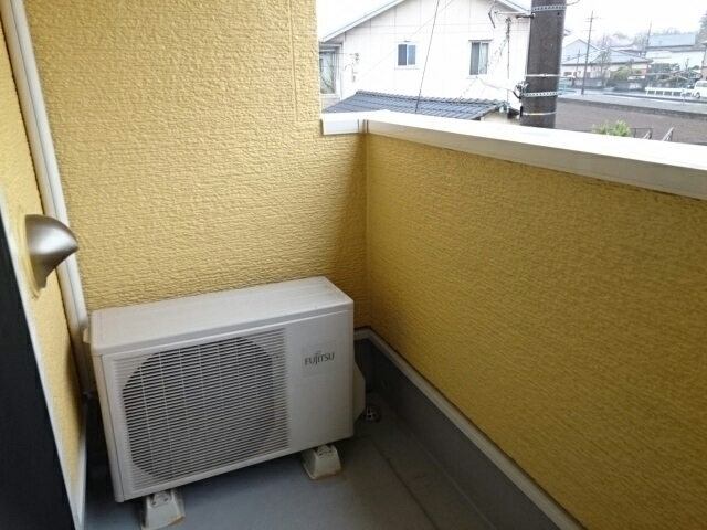 ��ʌ��������܎s����厚�����̃A�p�[�g�̃o���R�j�[