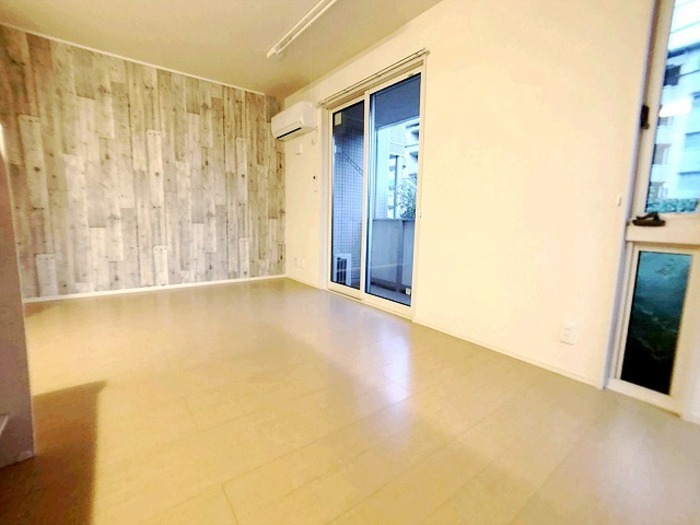 ��ʌ��������܎s�������J�V���ڂ̃A�p�[�g�̋��ԁE���r���O