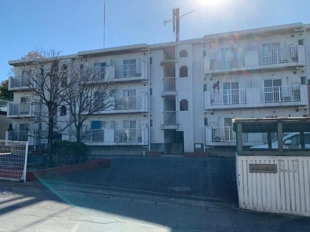 ��ʌ�����s�Ԉ�R���ڂ̃}���V�����̌����O��