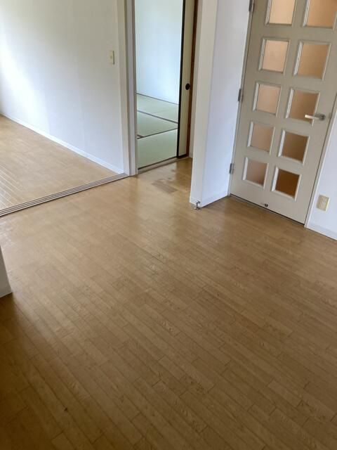 ��ʌ�����s�Ԉ�R���ڂ̃}���V�����̋��ԁE���r���O