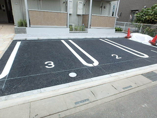 ��ʌ��������܎s�������J�V���ڂ̃A�p�[�g�̒��ԏ�