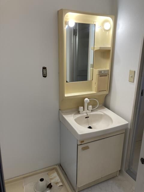 ��ʌ�����s�Ԉ�R���ڂ̃}���V�����̐��ʏ�