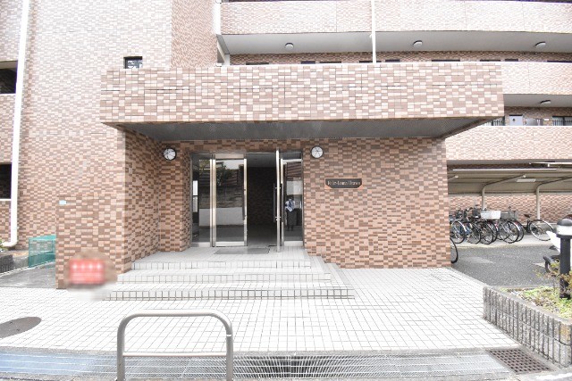 ��ʌ��������܎s�΋摾�c�E�P���ڂ̃}���V�����̃G���g�����X