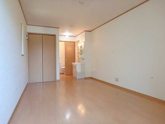 ��ʌ��������܎s��{��V�����Q���ڂ̃A�p�[�g�̂��̑������E�X�y�[�X