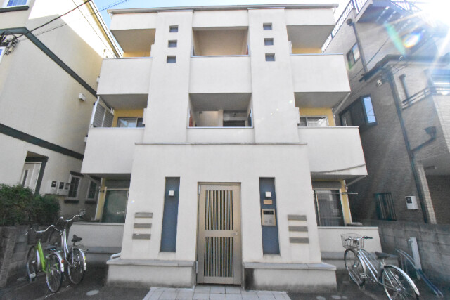 ��ʌ��������܎s��{��V�����Q���ڂ̃A�p�[�g�̃G���g�����X