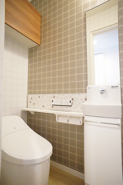 ��ʌ��������܎s�Y�a��j���J�R���ڂ̃}���V�����̃g�C��