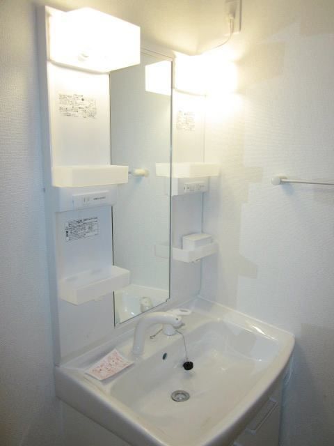 ��ʌ��@�c�s�Β��R���ڂ̃A�p�[�g�̐��ʏ�