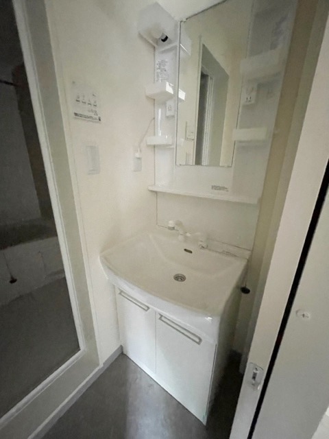 ��ʌ��������܎s�k�擌�听���P���ڂ̃A�p�[�g�̐��ʏ�