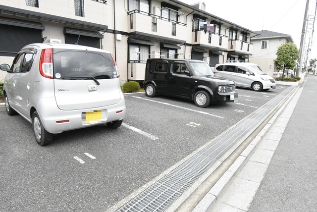 ��ʌ��������܎s�Y�a��؍�S���ڂ̃A�p�[�g�̒��ԏ�