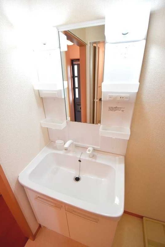 ��ʌ��������܎s�������˂R���ڂ̃A�p�[�g�̐��ʏ�