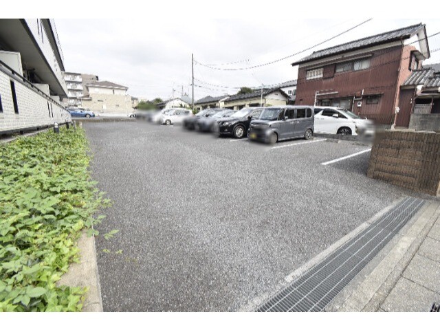 ��ʌ��������܎s�������˂R���ڂ̃A�p�[�g�̒��ԏ�