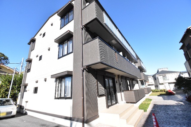 ��ʌ��z�J�s�z���J�̃A�p�[�g�̌����O��