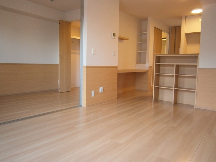 ��ʌ��z�J�s�z���J�̃A�p�[�g�̋��ԁE���r���O