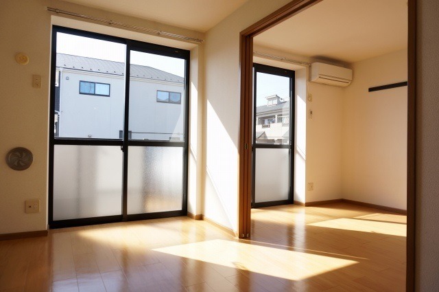 ��ʌ��������܎s����厚���m��̃A�p�[�g�̋��ԁE���r���O