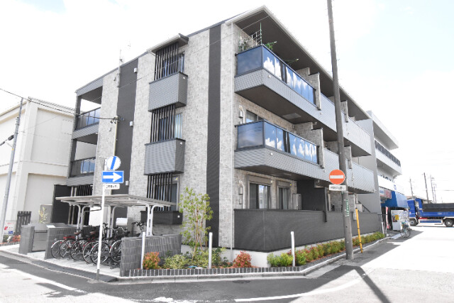 ��ʌ�����s�����U���ڂ̃A�p�[�g�̌����O��