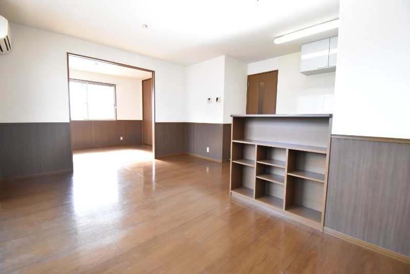 ��ʌ��������܎s����厚�w��̃A�p�[�g�̋��ԁE���r���O