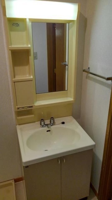 ��ʌ��������܎s����厚���m��̃A�p�[�g�̐��ʏ�