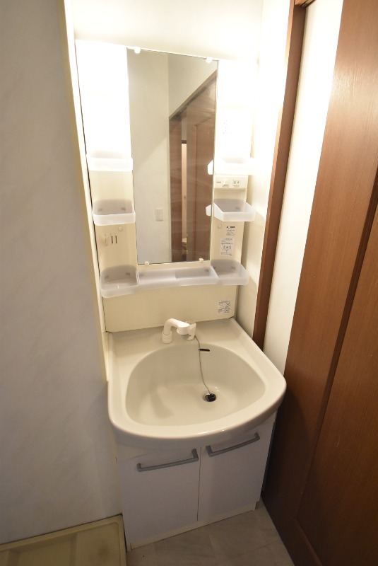 ��ʌ��������܎s����厚�w��̃A�p�[�g�̐��ʏ�