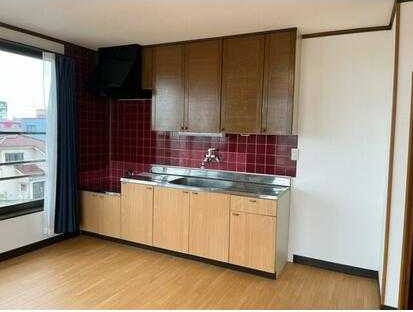 ��ʌ��z�J�s�{�{���S���ڂ̃}���V�����̃L�b�`��