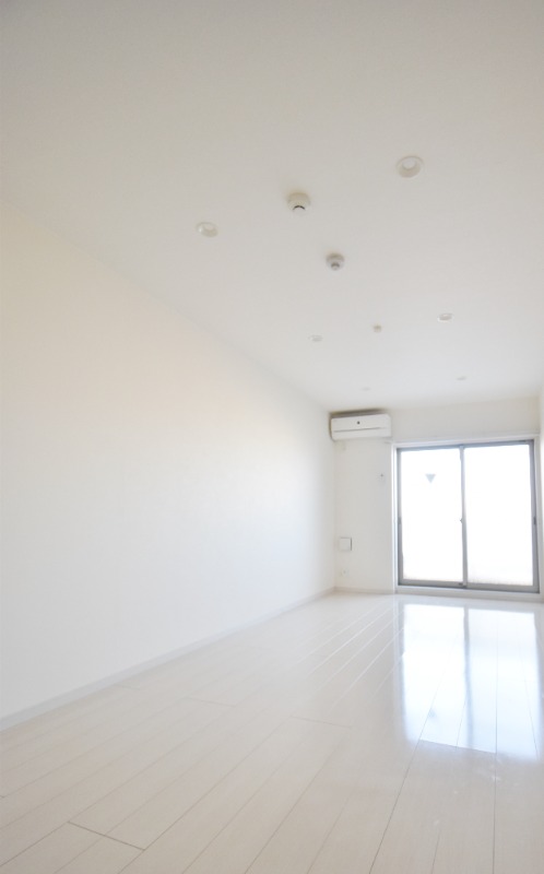 ��ʌ���z�s���g���̃}���V�����̋��ԁE���r���O