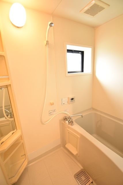 ��ʌ��������܎s��{��k�ܒ��Q���ڂ̃A�p�[�g�̃o�X