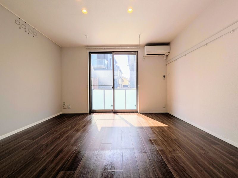 ��ʌ��������܎s�������˂U���ڂ̃A�p�[�g�̋��ԁE���r���O