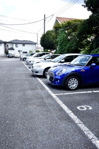 ��ʌ��������܎s��{��k�ܒ��Q���ڂ̃A�p�[�g�̒��ԏ�