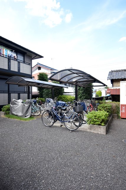 ��ʌ��������܎s��{��k�ܒ��Q���ڂ̃A�p�[�g�̂��̑�