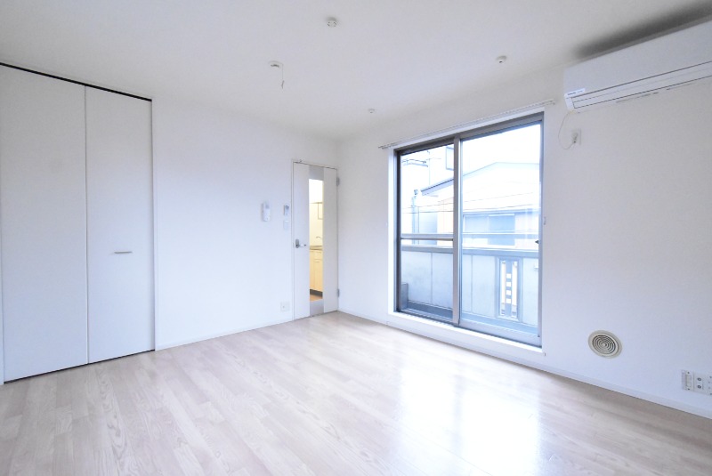 ��ʌ�����s�厚�ԎR�̃}���V�����̋��ԁE���r���O