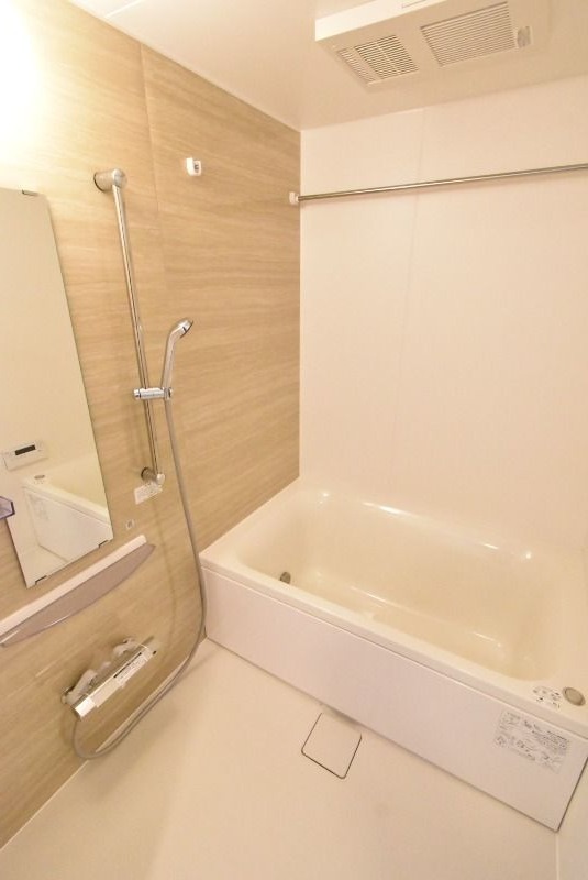 ��ʌ��z�J�s�{�{���T���ڂ̃A�p�[�g�̃o�X