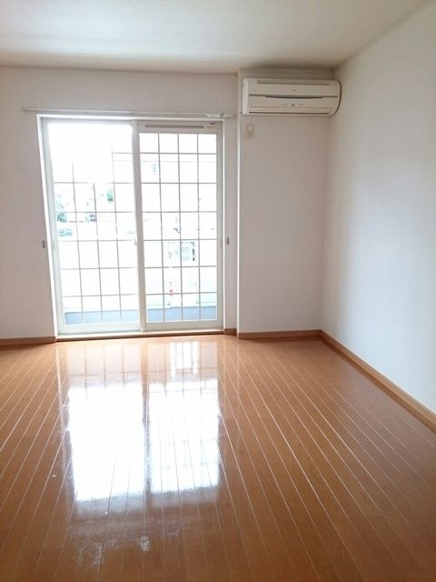 ��ʌ��t�����s�~�c�Q���ڂ̃A�p�[�g�̋��ԁE���r���O