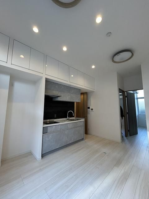 ��ʌ��������܎s�k��y�C���P���ڂ̃}���V�����̋��ԁE���r���O