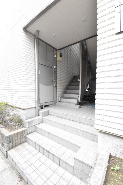 ��ʌ�����s�厚�ԎR�̃}���V�����̃G���g�����X