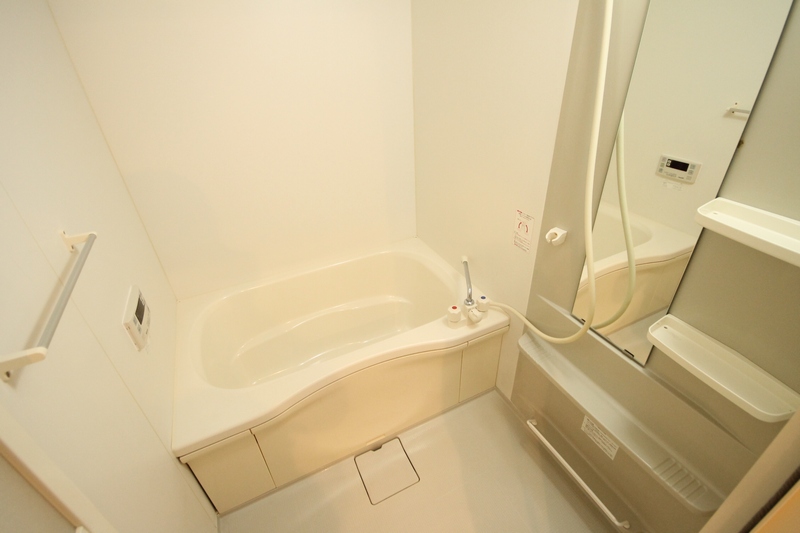 ��ʌ��������܎s�Y�a��j���J�Q���ڂ̃A�p�[�g�̃o�X