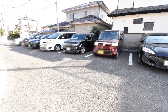 ��ʌ��������܎s�Y�a��j���J�Q���ڂ̃A�p�[�g�̒��ԏ�