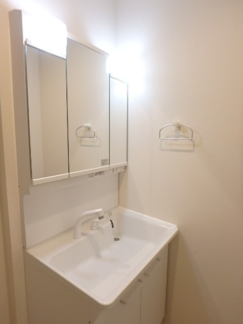 ��ʌ��������܎s��{��㏬���̃}���V�����̐��ʏ�